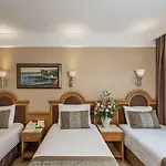 Zagreb 4*