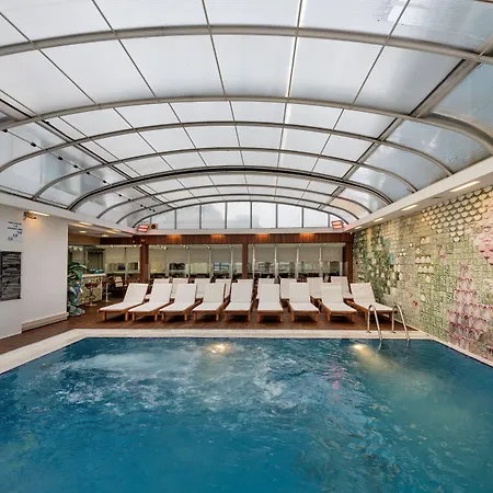 Zagreb 4*