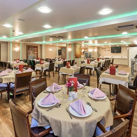 Zagreb מלון 4*