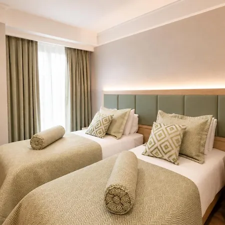 Zagreb Hotel 4*